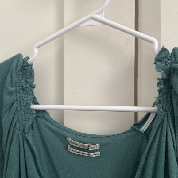 Gorgeous Lace Detailed Cropped Top - Picture 4 of 6